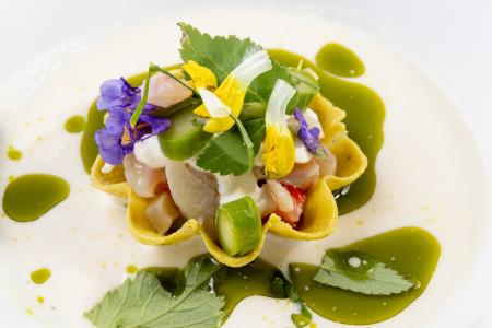 05 a Pop up večerja  PVZ 18.5.2024 - foto Valter Leban-Pita s ščuko in zel